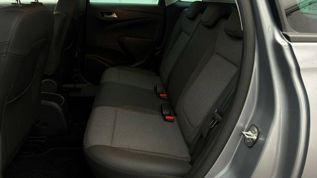Vauxhall Crossland 1.2 Design White #15