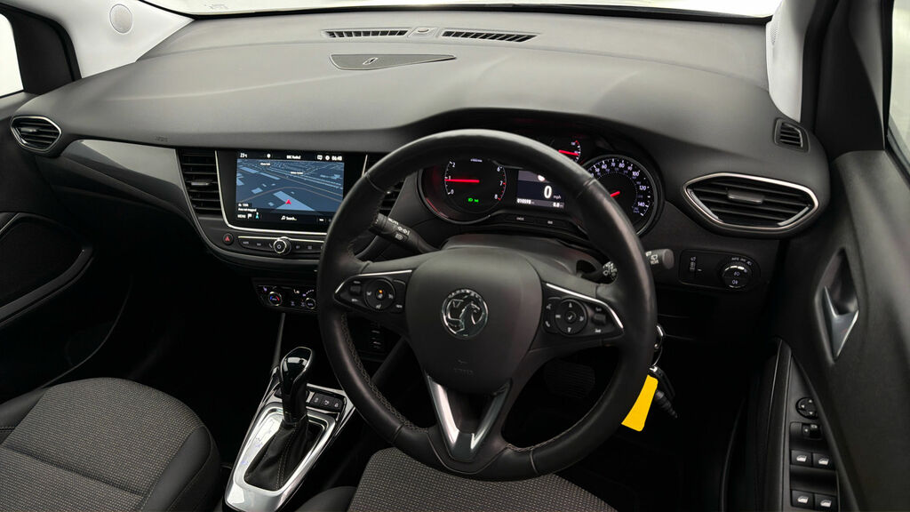 Vauxhall Crossland 1.2 Design White #9