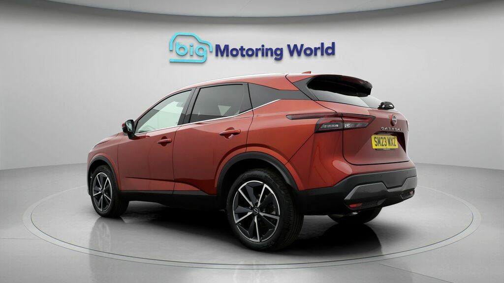 Nissan Qashqai Tekna Red #5