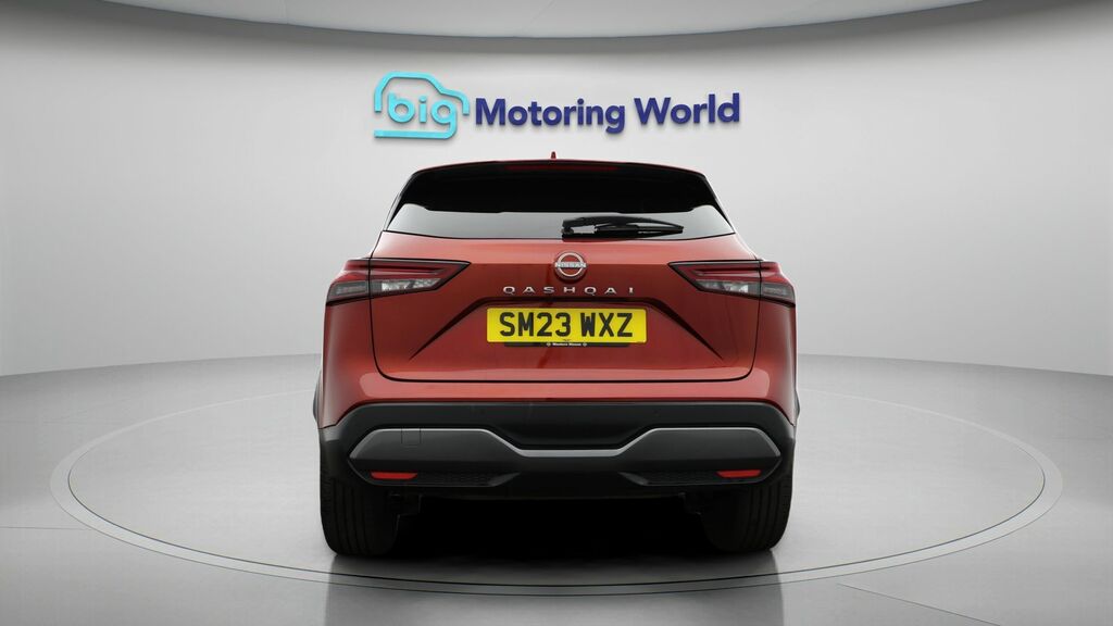 Nissan Qashqai Tekna Red #6