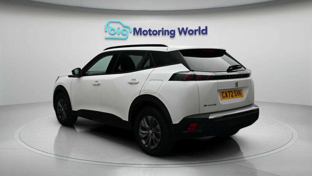 Peugeot e-2008 Active Premium White #5