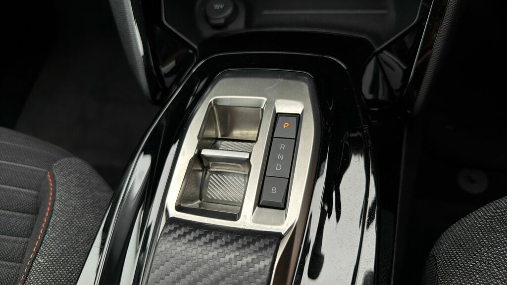 Peugeot e-2008 50Kwh Active Premium 7Kw Charger  #18