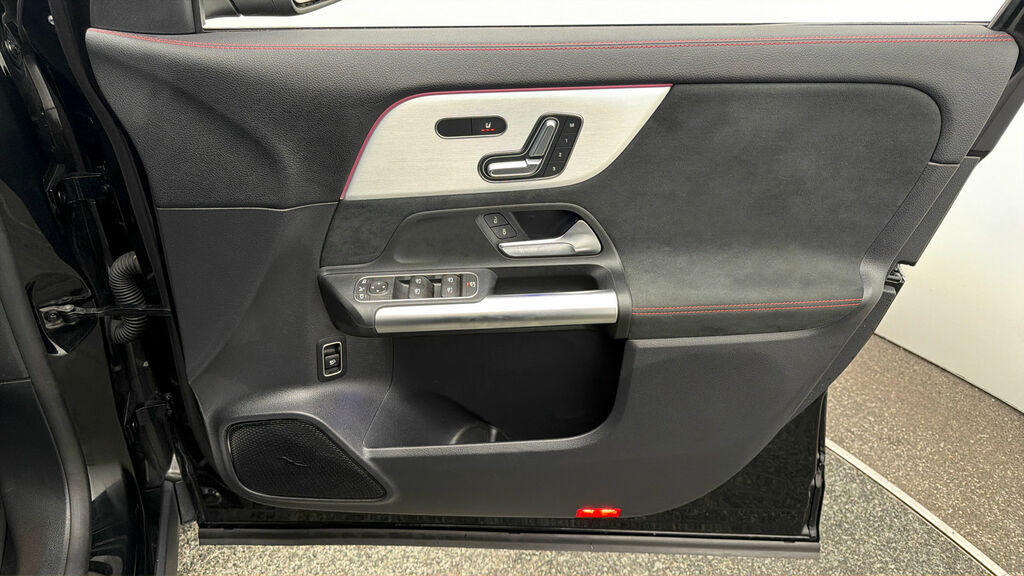 Mercedes-Benz EQA 350 4Matic 215Kw Amg Line Black #14