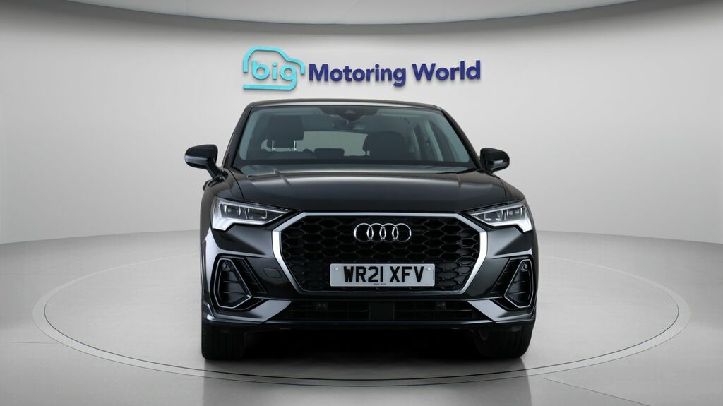 Audi Q3 Sport Black #2