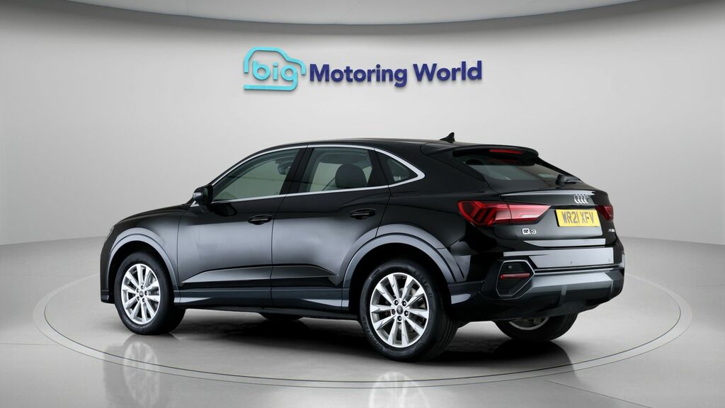 Audi Q3 Sport Black #5