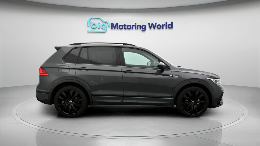 Volkswagen Tiguan Match Black #8