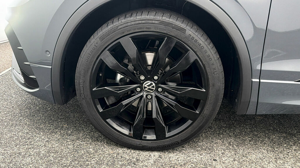 Volkswagen Tiguan Match Black #17
