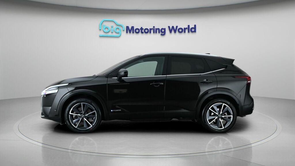 Nissan Qashqai Tekna Black #4