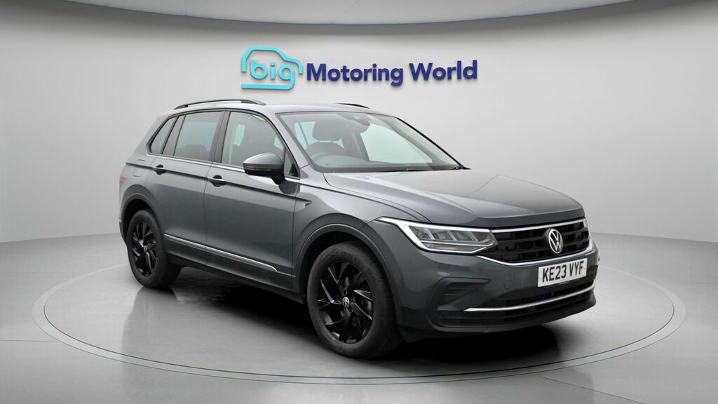 Volkswagen Tiguan Life Grey