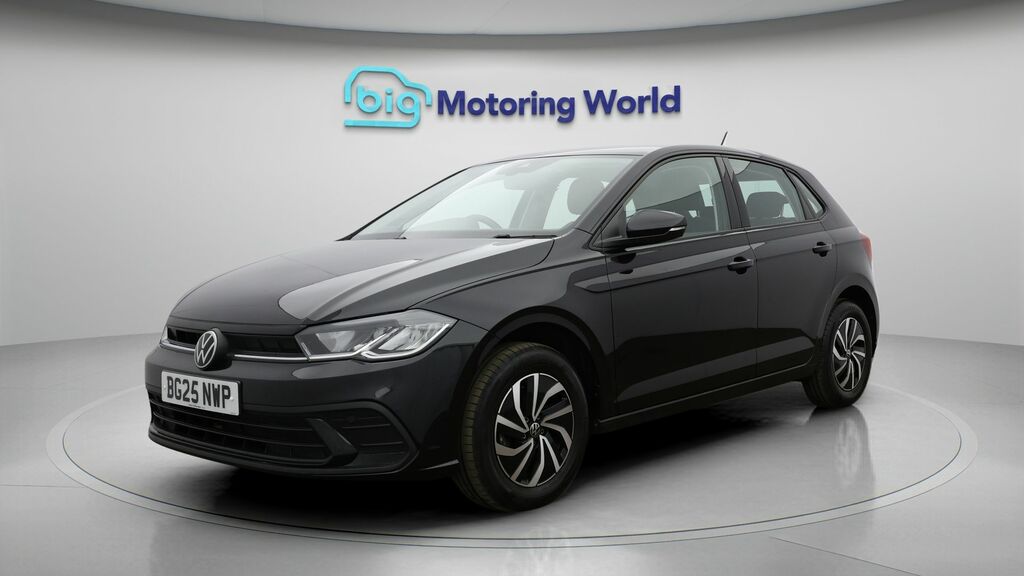 Volkswagen Polo Life Black #3