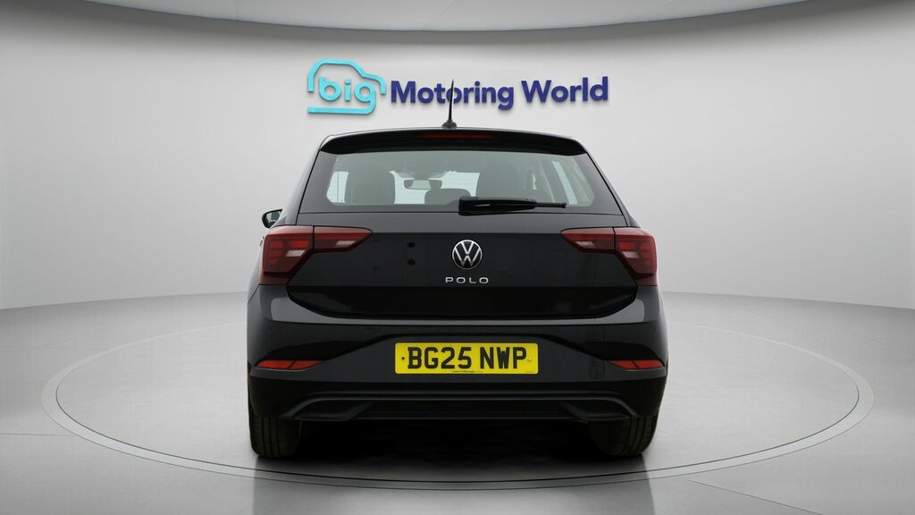 Volkswagen Polo Life Black #6