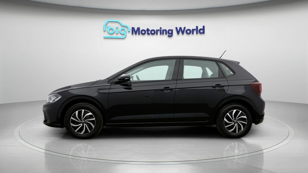 Volkswagen Polo Life Black #4