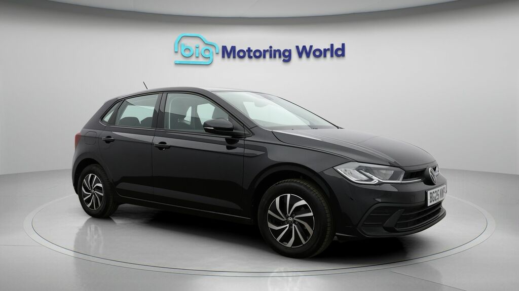 Volkswagen Polo Life Black