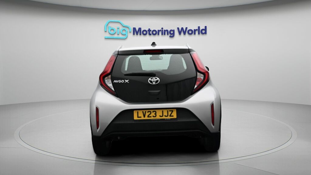 Toyota Aygo X Pure Silver #6