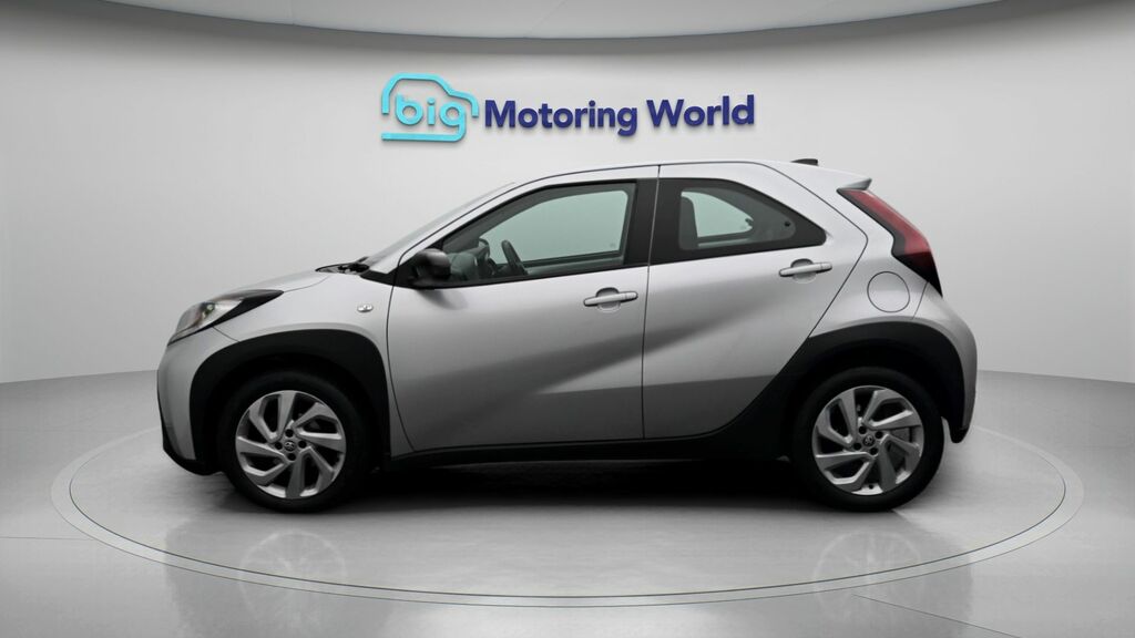 Toyota Aygo X Pure Silver #4
