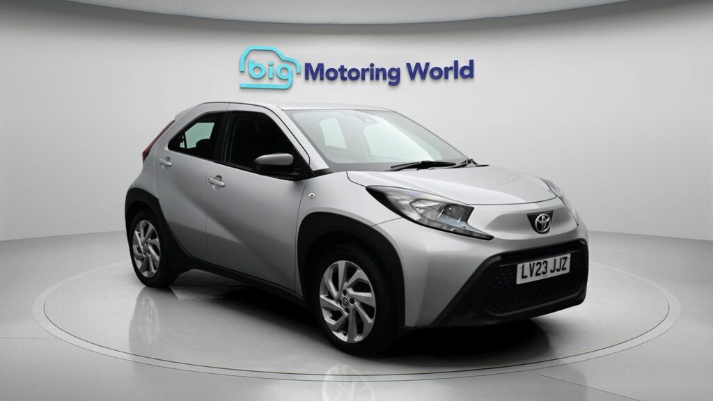 Toyota Aygo X Pure Silver