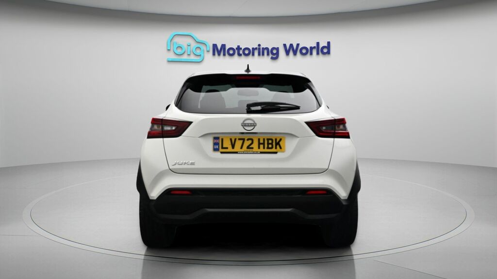 Nissan Juke Tekna White #6