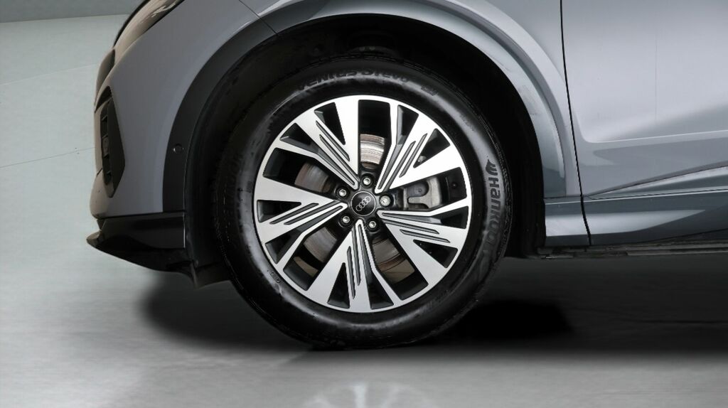 Audi Q4 E Tron 210Kw 45 Quattro 82Kwh Black Edition Black #17