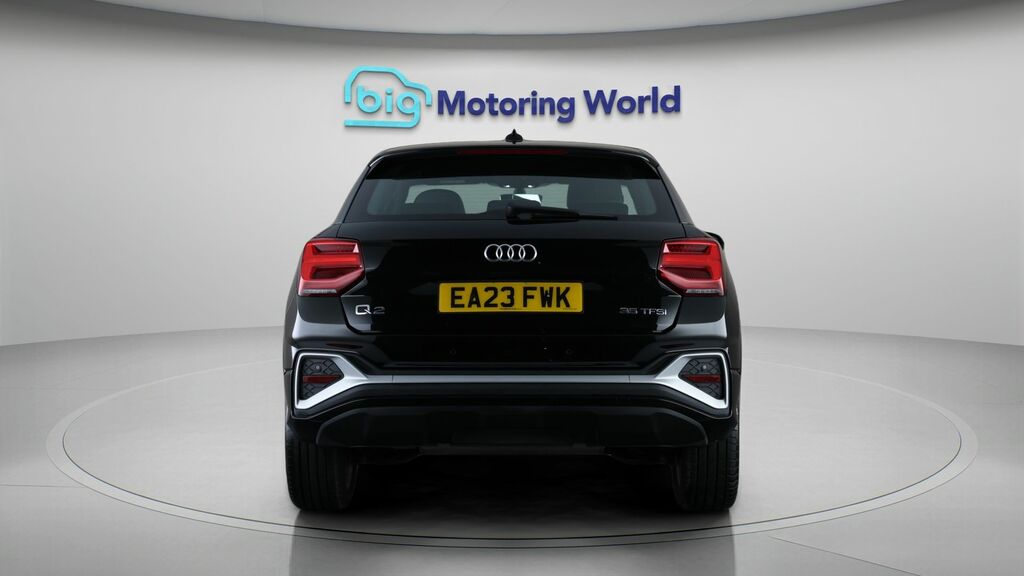 Audi Q2 S Line Black #6