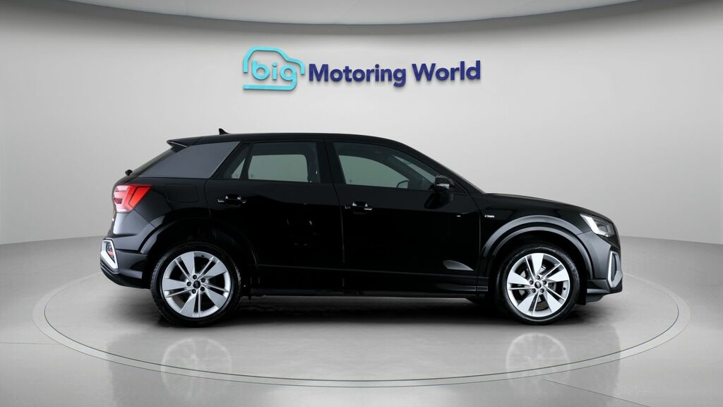 Audi Q2 35 Tfsi Sport S Tronic Black #8