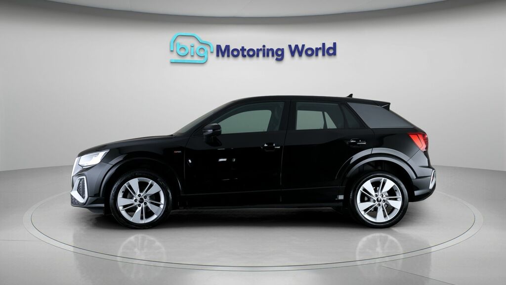 Audi Q2 S Line Black #4