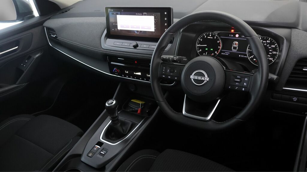 Nissan Qashqai Tekna Silver #9