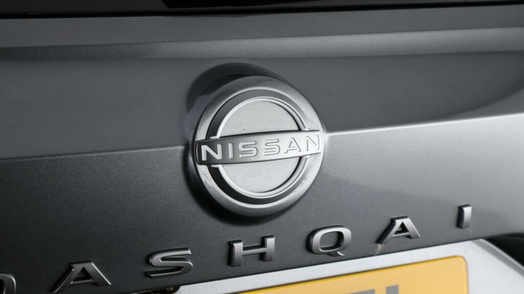 Nissan Qashqai Tekna Silver #19