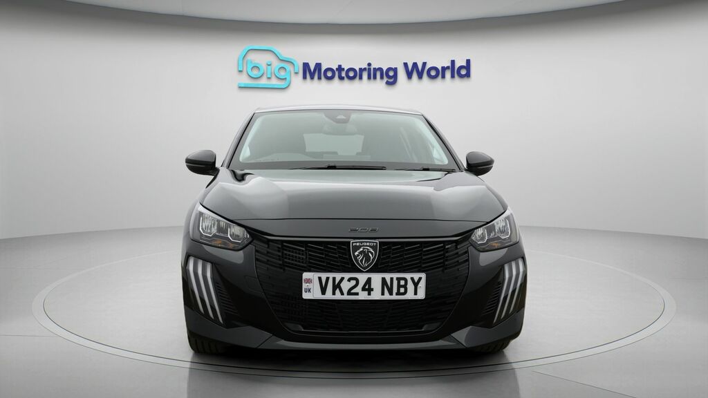 Peugeot 208 Allure Black #2