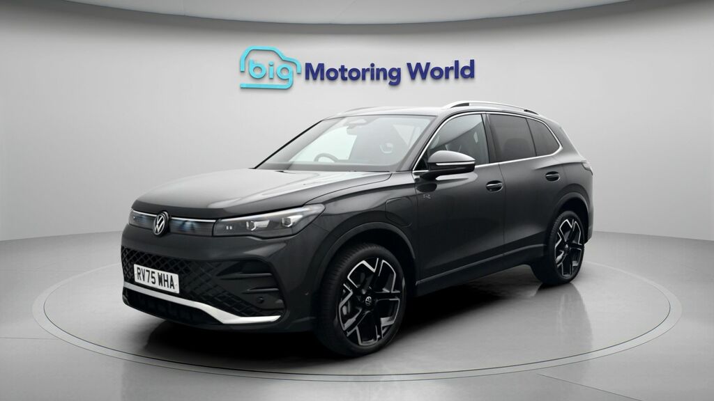 Volkswagen Tiguan R-line RV75WHA Grey #3