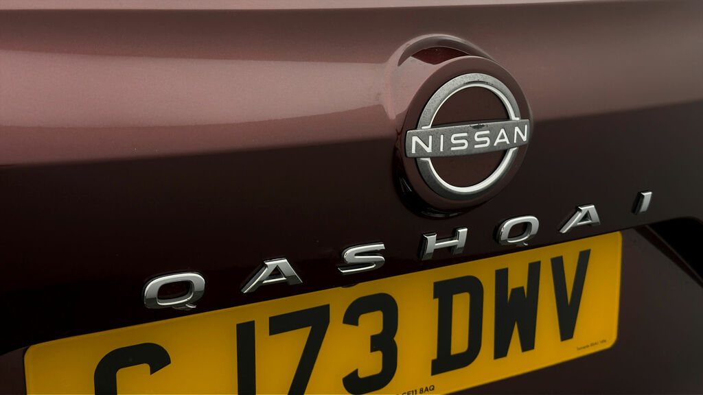 Nissan Qashqai 1.3 Dig-t Mh Tekna Black #19