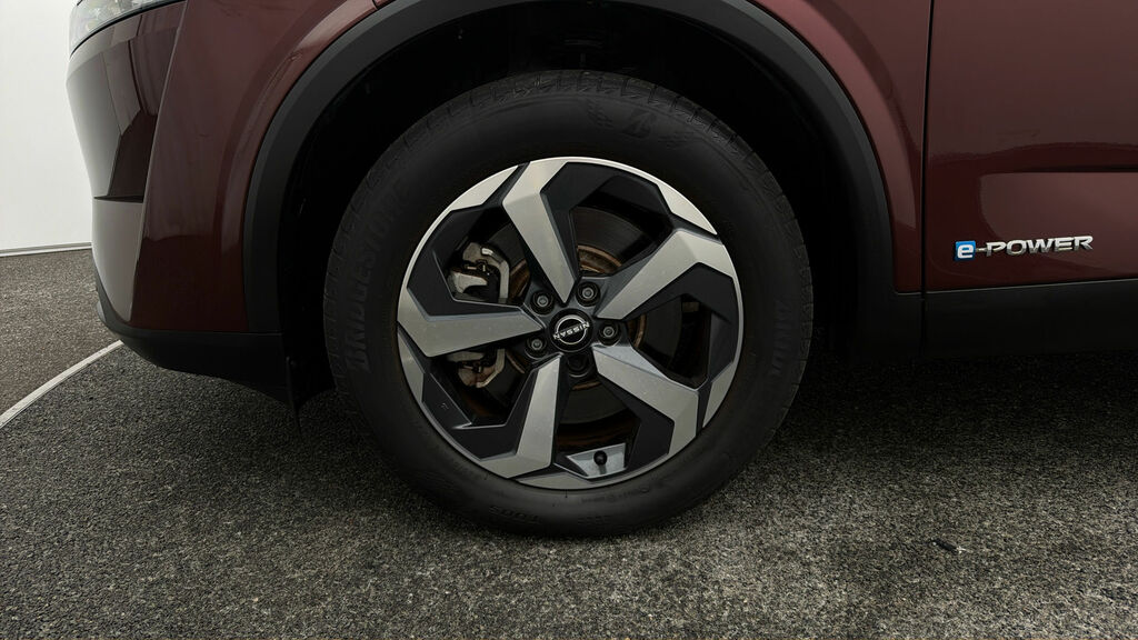 Nissan Qashqai 1.3 Dig-t Mh Tekna Black #17