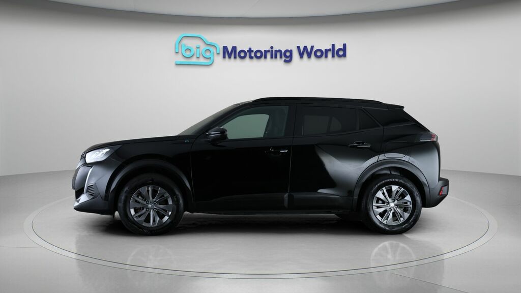 Peugeot e-2008 Active Premium Black #4