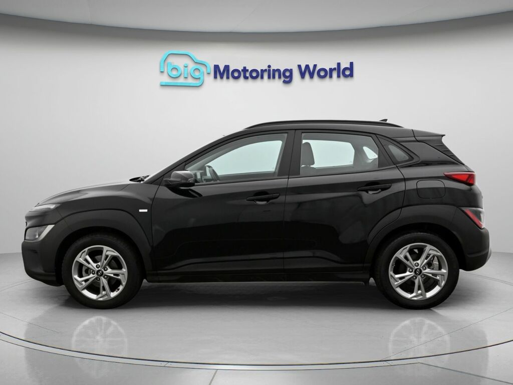 Hyundai Kona Se Connect Black #4