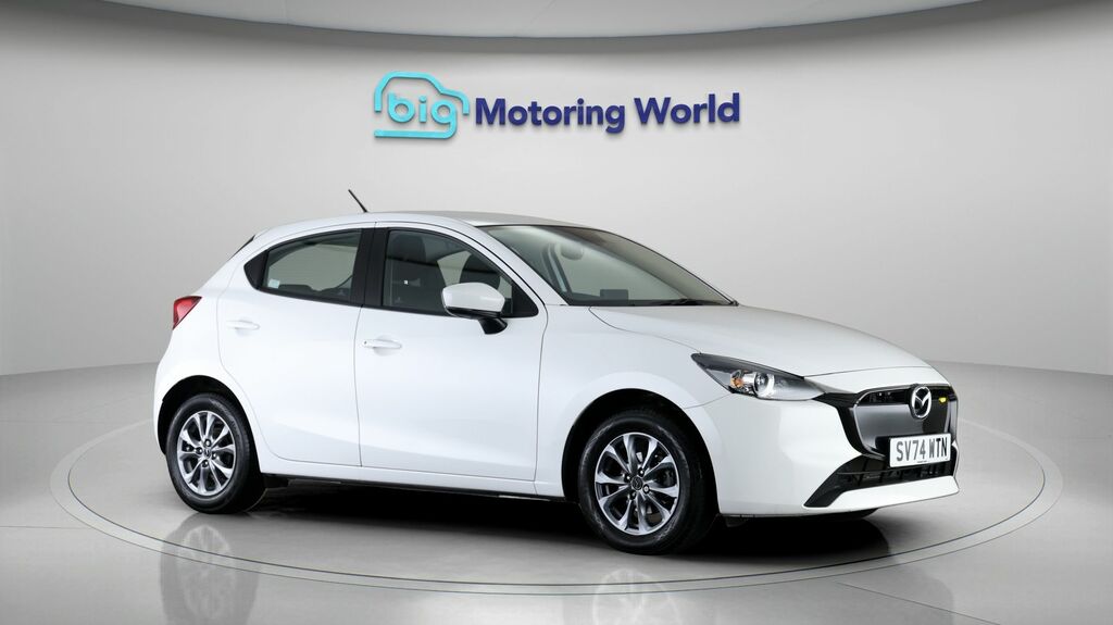 Mazda 2 Centre-line White