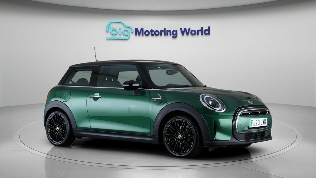 Mini Electric Hatch 135Kw Cooper S Level 3 33Kwh 17In A Green #1
