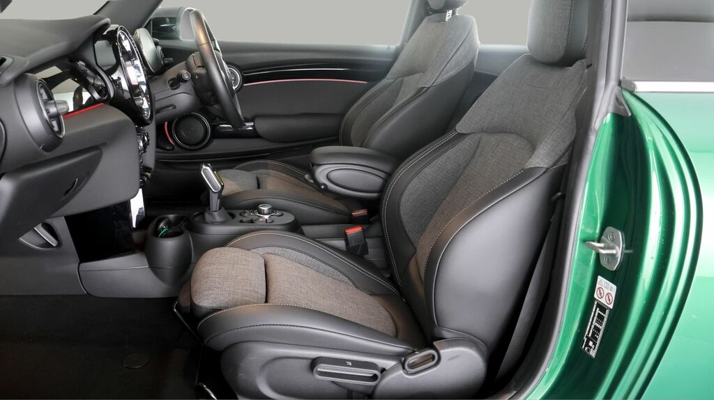 Mini Electric Hatch 135Kw Cooper S Level 3 33Kwh 17In A Green #13