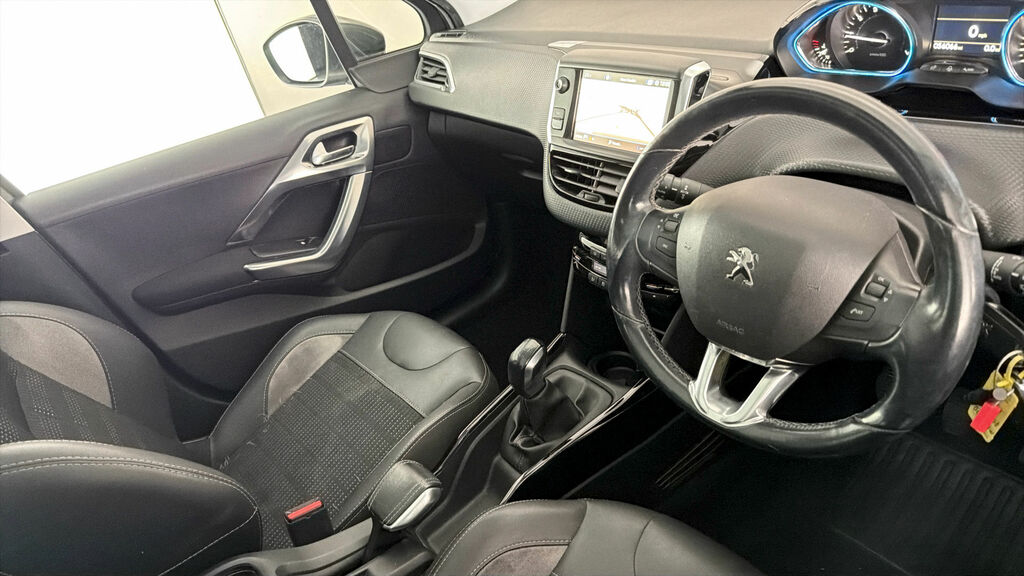 Peugeot 2008 1.2 Puretech 110 Allure Black #9