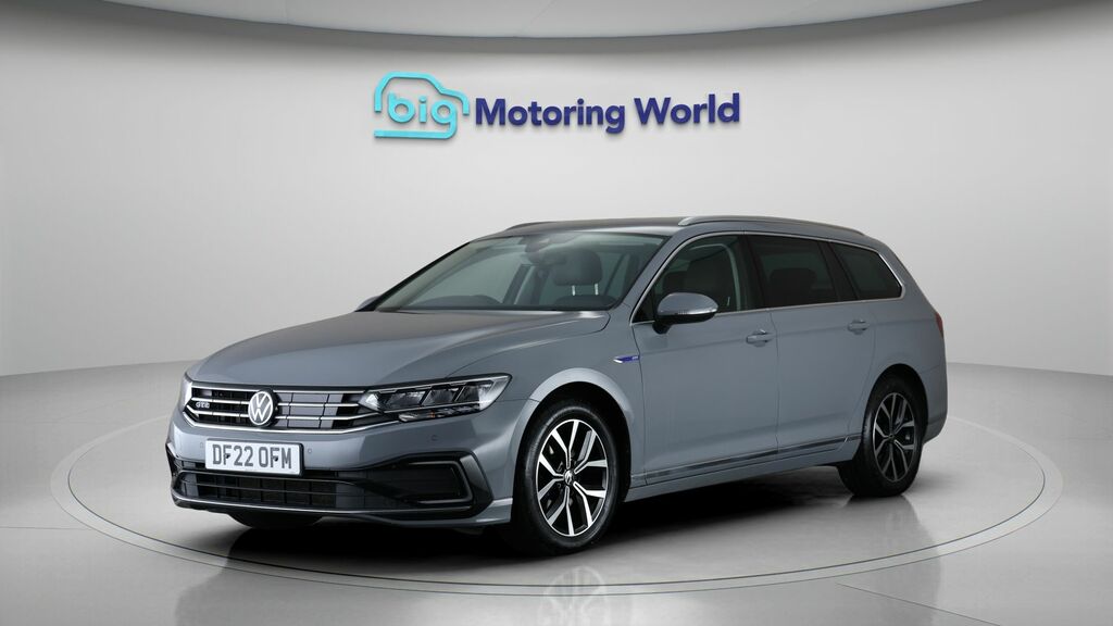 Volkswagen Passat Gte Grey #3