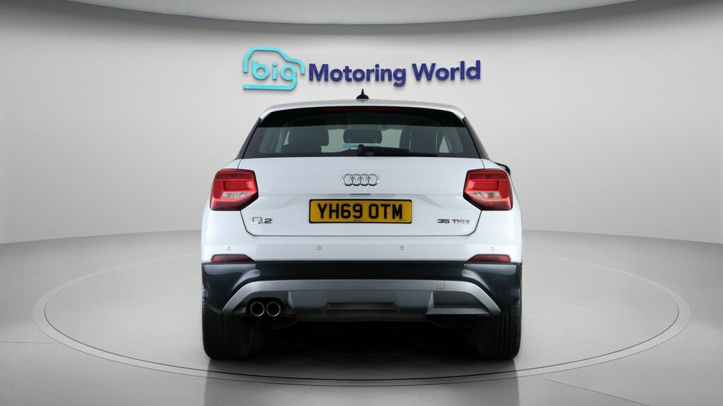 Audi Q2 Technik White #6