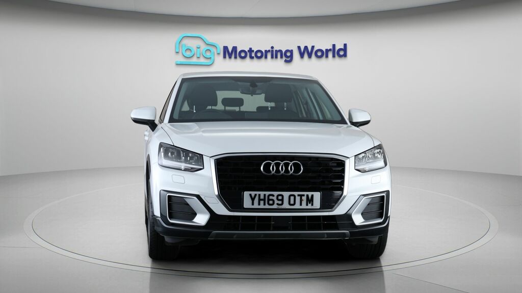 Audi Q2 Technik White #2