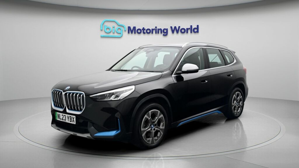 BMW iX1 Xline Black #3