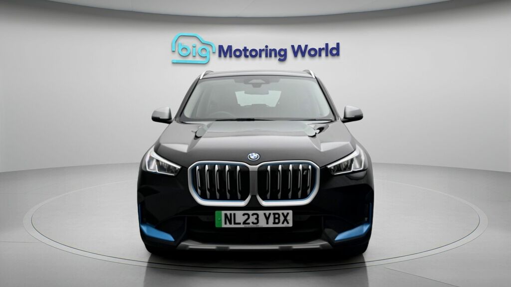 BMW iX1 Xline Black #2