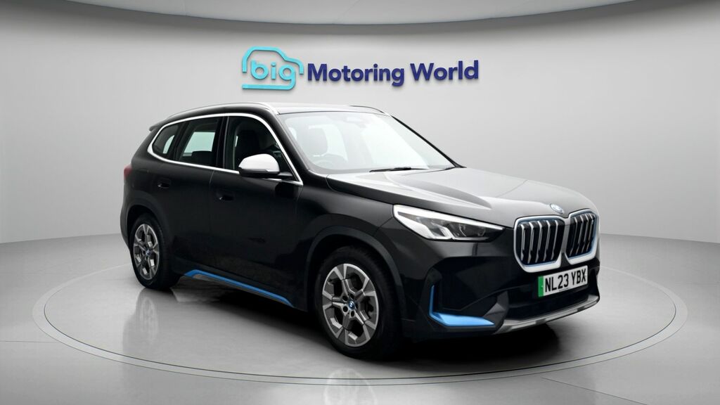 BMW iX1 Xline Black