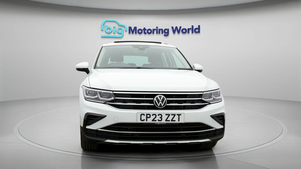 Volkswagen Tiguan Elegance White #2