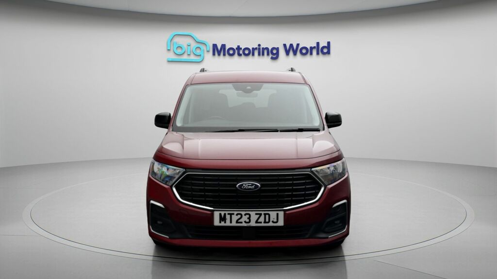 Ford Grand Tourneo Connect Titanium Red #2