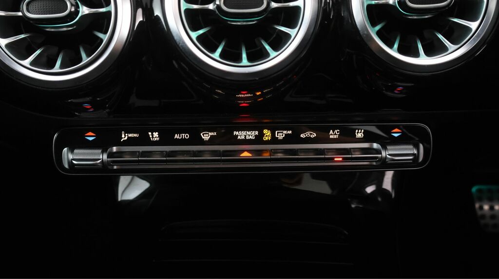 Mercedes-Benz A Class A 200 Amg Line Premium Night Edition A White #11