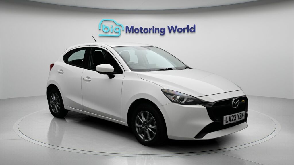 Mazda 2 Centre-line White