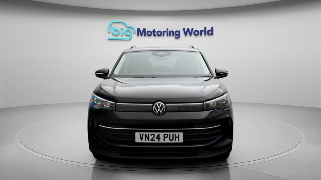 Volkswagen Tiguan Match VN24PUH Black #2
