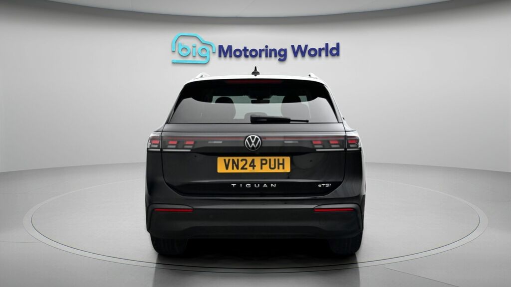 Volkswagen Tiguan Match VN24PUH Black #6
