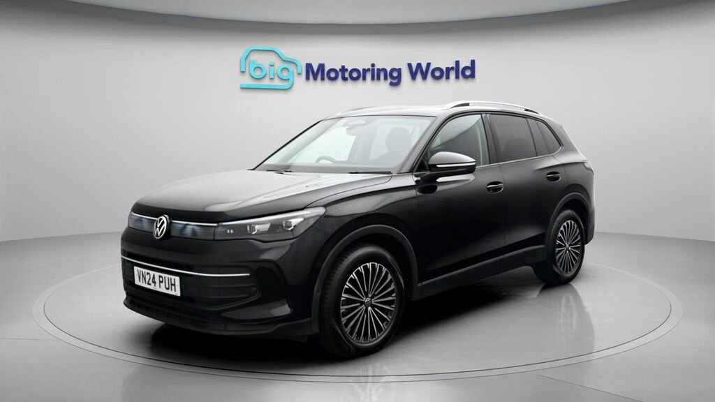 Volkswagen Tiguan Match VN24PUH Black #3